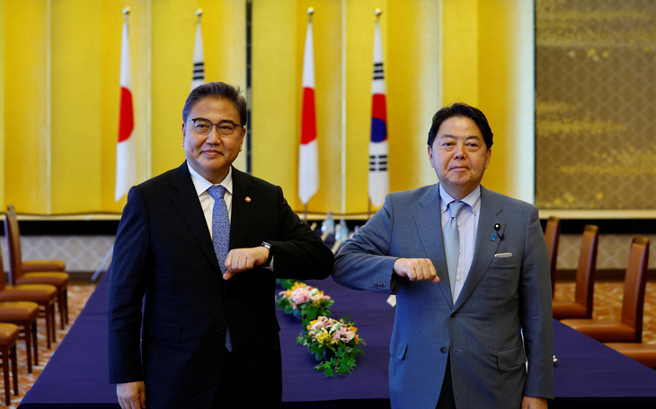 Ngoại trưởng Hàn Quốc đến Nhật tháo gỡ tranh cãi quá khứ