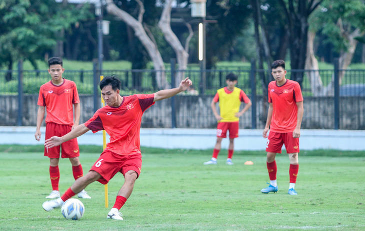 Giải U19 Đông Nam Á 2022: U19 Việt Nam quyết vượt khó - Ảnh 1.