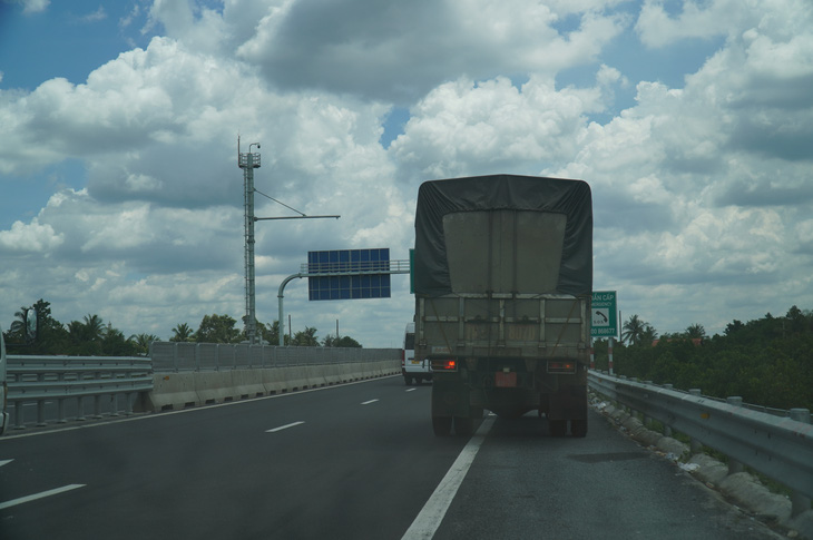 Lo ngại tắc nghẽn nghiêm trọng, Tiền Giang đề xuất mở rộng cao tốc Trung Lương - Mỹ Thuận - Ảnh 1.