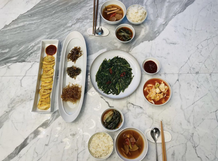 Điểm mặt những món ngon mà Son Ye Jin khoe tài nấu nướng - Ảnh 3.