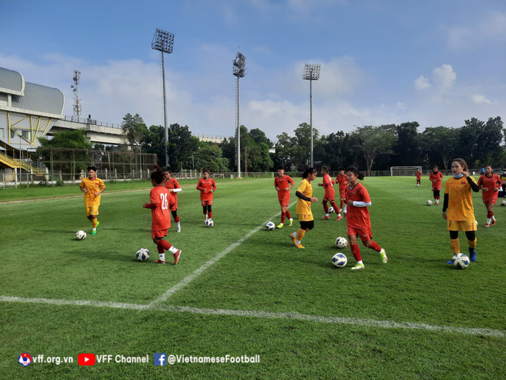 Tuyển nữ U18 Việt Nam bắt đầu hành trình tại Giải nữ U18 Đông Nam Á 2022 - Ảnh 1.