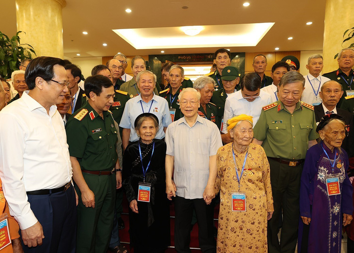 Tổng bí thư Nguyễn Phú Trọng gặp mặt các đại biểu người có công tiêu biểu toàn quốc - Ảnh 3.