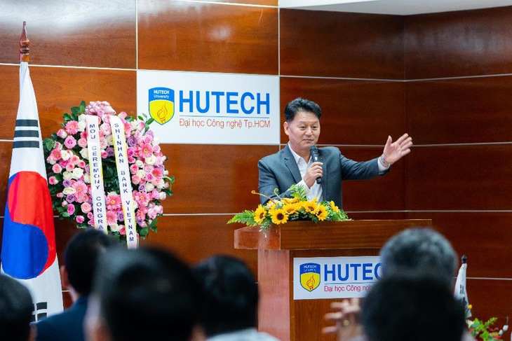 HUTECH hợp tác chiến lược cùng Ngân hàng Shinhan Việt Nam - Ảnh 2.