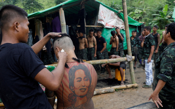 Myanmar hành quyết 4 người, có 2 đồng minh của bà Suu Kyi