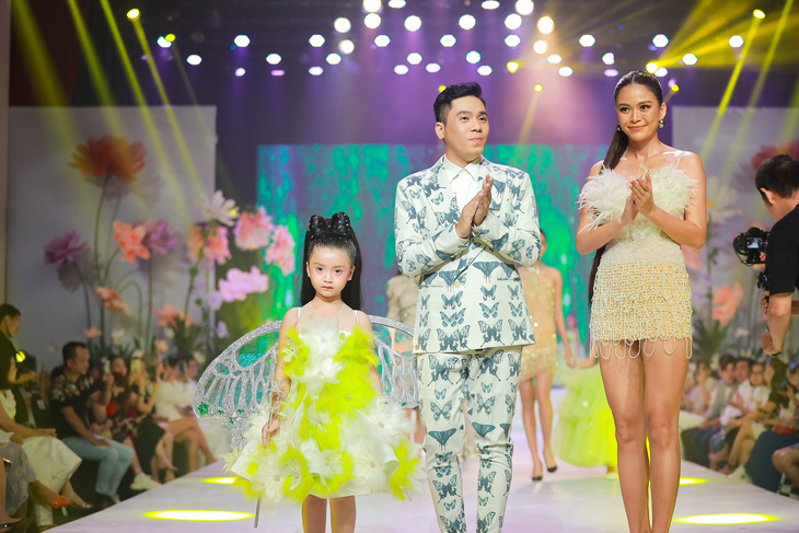 Hoàng Thùy, Mâu Thủy, Lệ Hằng ‘đọ dáng’ trong My Dream Fashion Show 2022 - Ảnh 3.