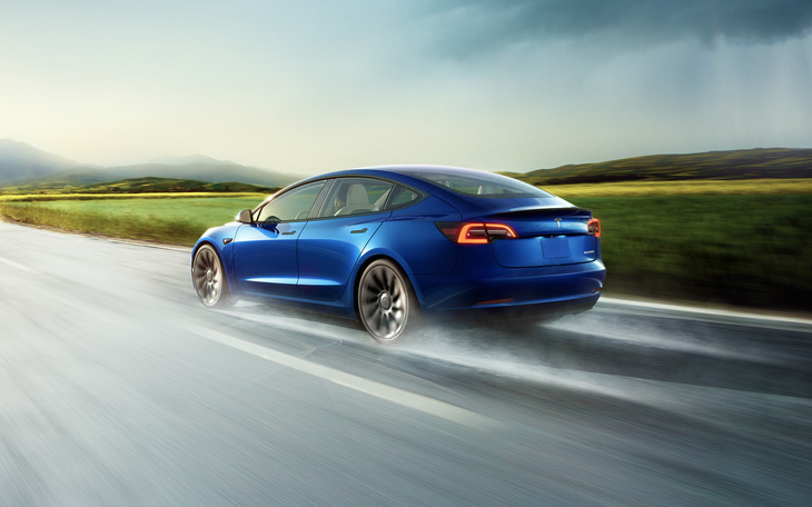 Chỉ sạc nhanh, chủ xe điện Tesla Model 3 nhận thấy tốn hơn đổ xăng - Ảnh 2.