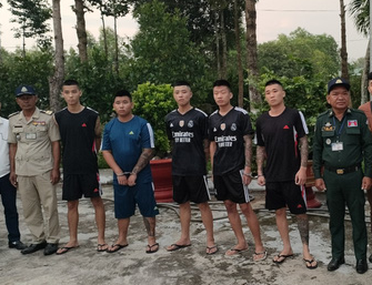 Bắt 5 thanh niên nổ súng ở Thanh Hóa rồi trốn sang Campuchia - Ảnh 1.