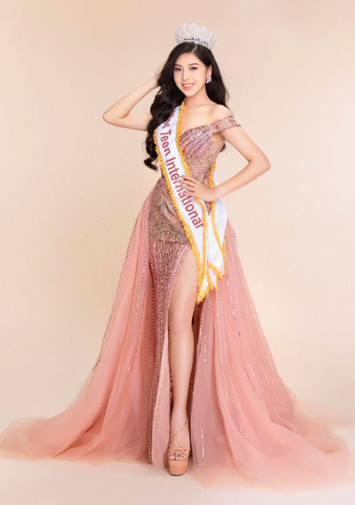 Ngắm sớm bộ váy dạ hội của Ngô Ngọc Gia Hân mang đến Miss Teen International - Ảnh 5.