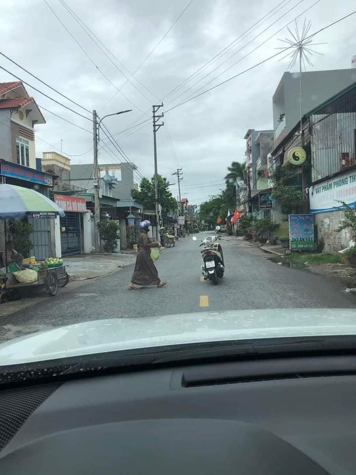 Ảnh vui 28/7: Lần đầu tiên được đi thang máy - Ảnh 4.