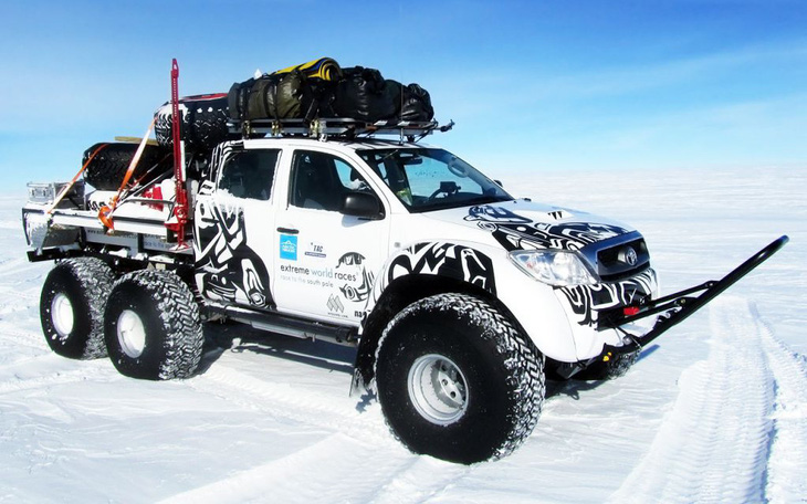 Toyota Hilux độ 6 bánh, chinh phục Nam Cực -43 độ C, giá gần 6,5 tỉ đồng