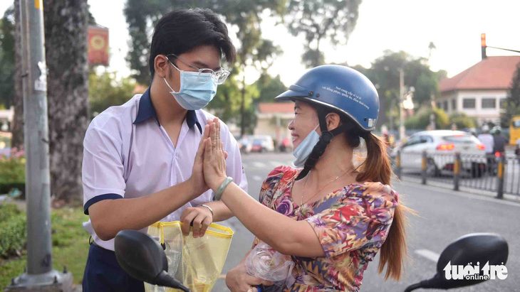 Điểm thi lớp 10 thấp không thể tin nổi: Sở Giáo dục và đào tạo TP.HCM nói gì? - Ảnh 1.