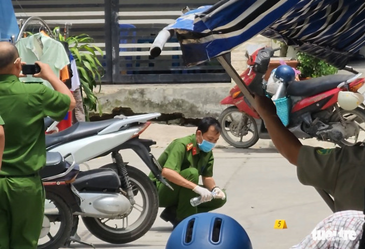 Một nam thanh niên ở quận Bình Tân bị đâm chết lúc rạng sáng - Ảnh 1.