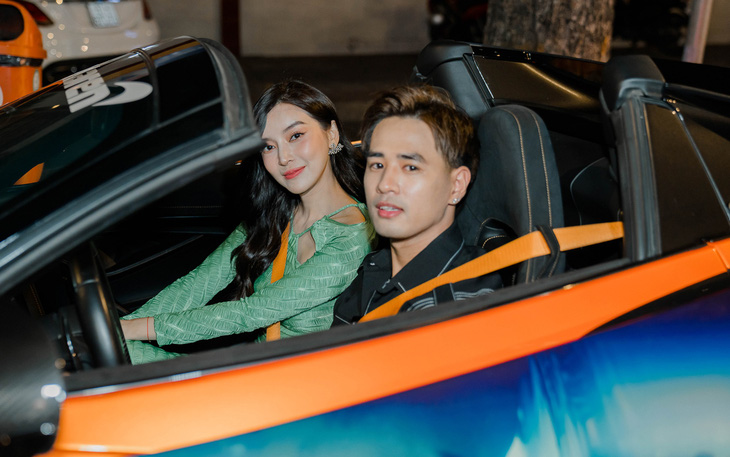 "Choáng" với dàn siêu xe trăm tỉ Khải Đăng mang đi quảng bá MV mới