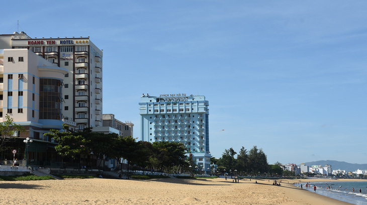 Nha Trang, Bình Định quyết tâm dời khách sạn khỏi bãi biển - Ảnh 2.