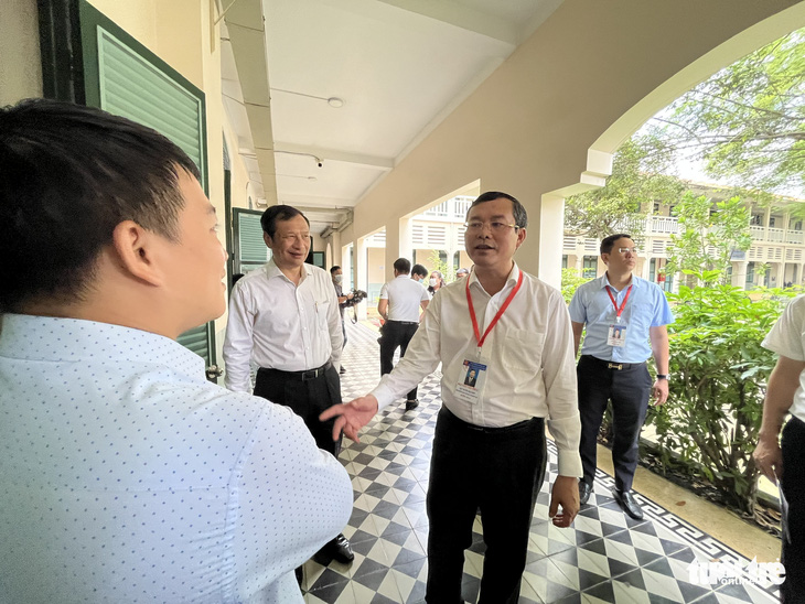 Thứ trưởng Bộ GD-ĐT Nguyễn Văn Phúc: TP.HCM tuyệt đối không vận dụng sáng tạo trong thi tốt nghiệp - Ảnh 1.