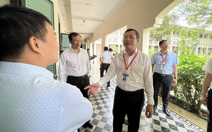 Thứ trưởng Bộ GD-ĐT Nguyễn Văn Phúc: TP.HCM tuyệt đối 