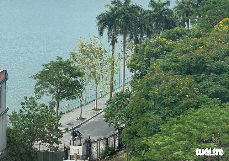 Công an quận Tây Hồ chân thành cảm ơn báo Tuổi Trẻ về thông tin giúp lập lại trật tự đô thị - Ảnh 2.