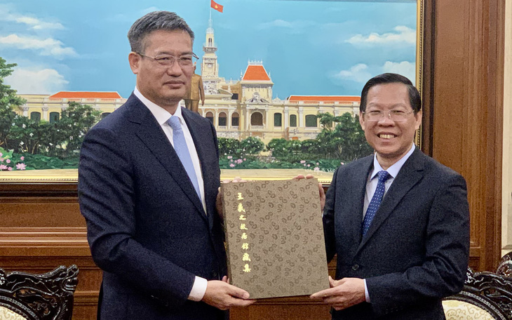 Chủ tịch TP.HCM Phan Văn Mãi tiếp tân Tổng lãnh sự Trung Quốc