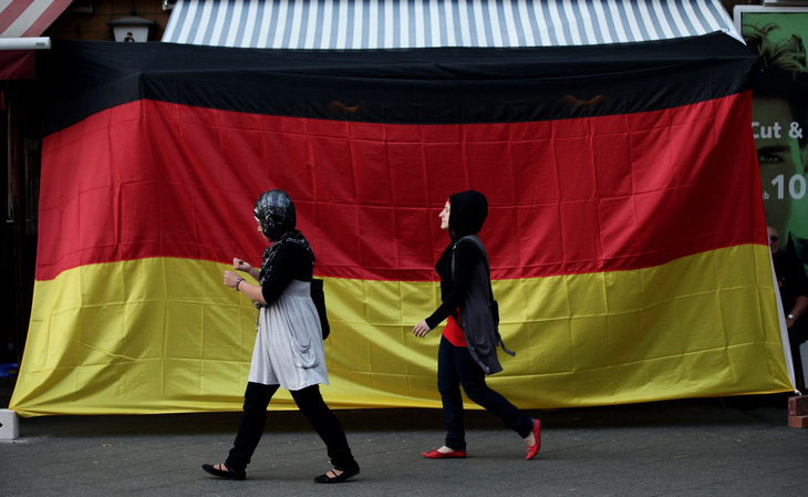 Đức xem xét cho phép công dân nước ngoài cư trú lâu dài - Ảnh 1.