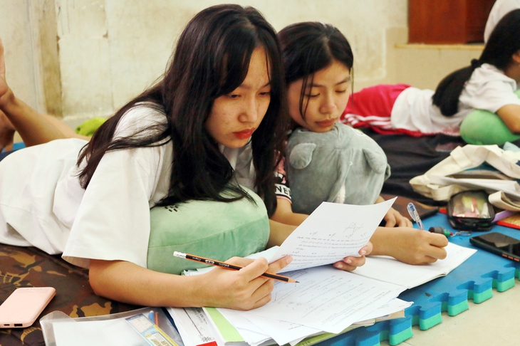 Lo âu, hồi hộp và rưng rưng - Ảnh 3.