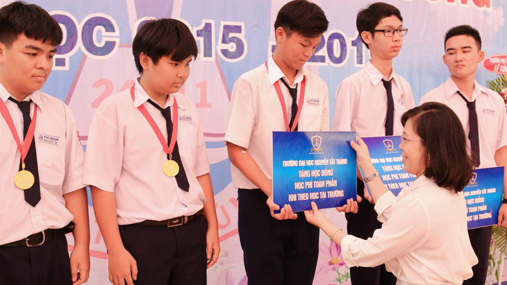 Trường ĐH Nguyễn Tất Thành chắp cánh ước mơ cho sinh viên - Ảnh 1.