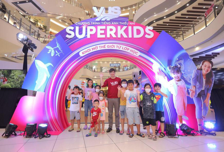 VUS tổ chức khu vui chơi trải nghiệm thực tế SuperKids Festival - Ảnh 1.