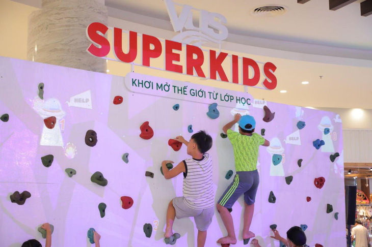 VUS tổ chức khu vui chơi trải nghiệm thực tế SuperKids Festival - Ảnh 4.