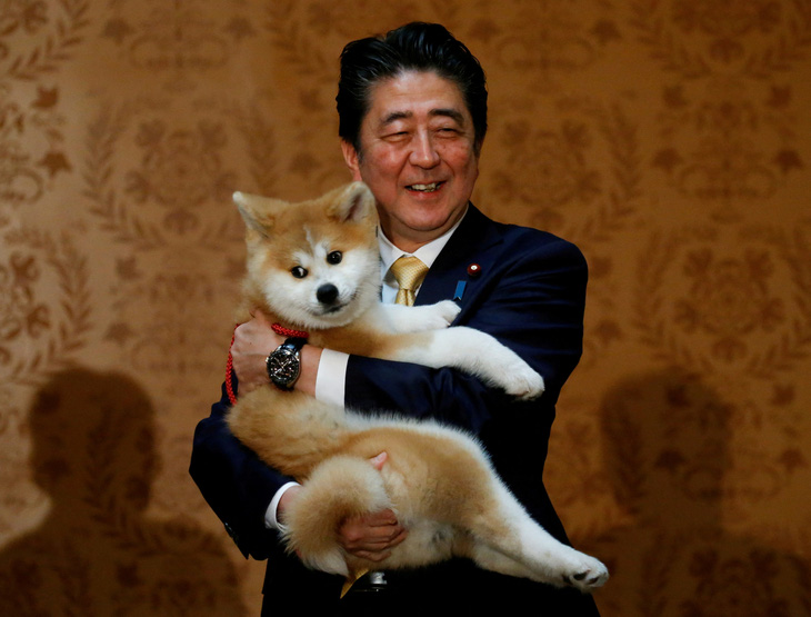 Abe Shinzo - vị thủ tướng tại vị lâu nhất ở Nhật và 4 lần thăm Việt Nam - Ảnh 1.