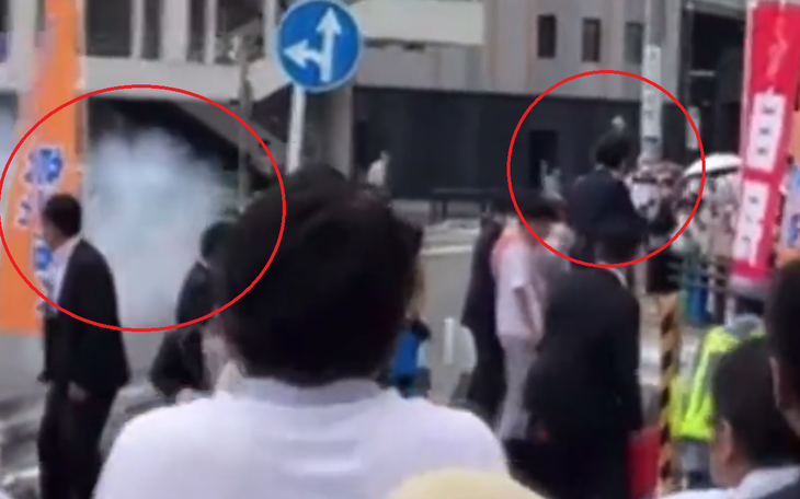 Video: Khoảnh khắc ông Abe Shinzo bị bắn từ phía sau