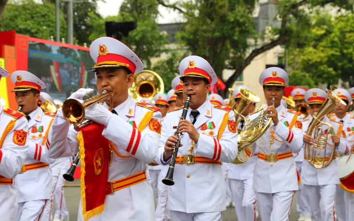 Ấn tượng Nhạc hội Cảnh sát các nước ASEAN+ 2022 tại phố đi bộ hồ Gươm
