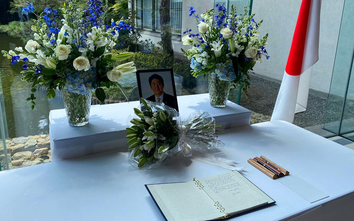 Đại sứ quán Nhật ở Hà Nội mở sổ tang tưởng niệm cố Thủ tướng Abe