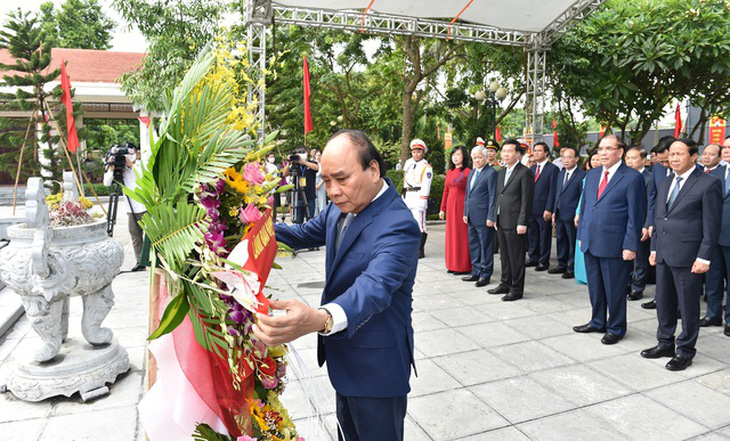 Chủ tịch nước Nguyễn Xuân Phúc dự lễ kỷ niệm 110 năm ngày sinh Tổng bí thư Nguyễn Văn Cừ - Ảnh 1.