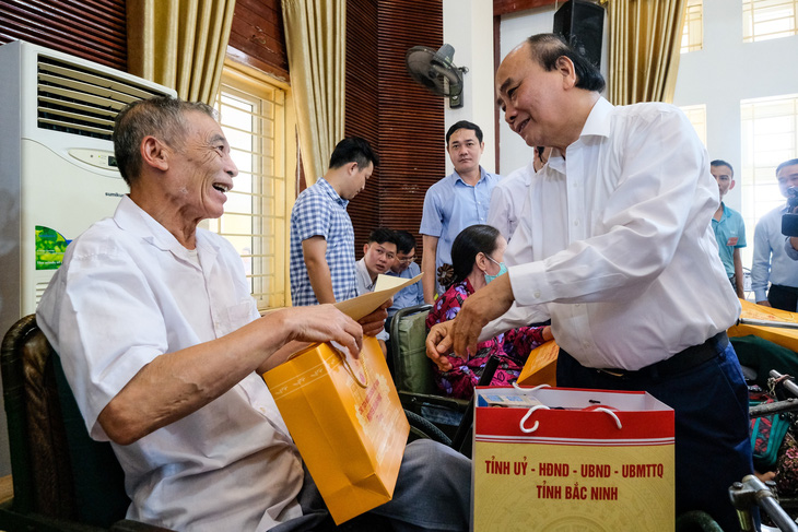 Người thương binh già mong 1 máy giặt mới, Chủ tịch nước tặng ‘nóng’ 100 máy - Ảnh 1.