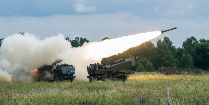 Ukraine nhận thêm pháo HIMARS, tái chiếm nhiều khu vực ở Kherson - Ảnh 1.