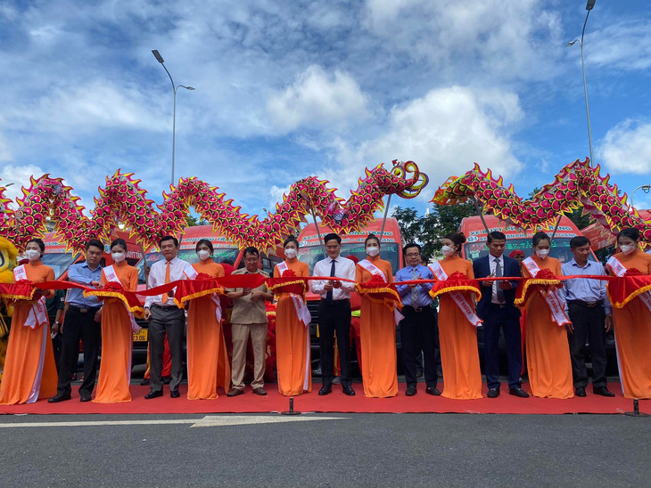 TP.HCM khánh thành tuyến xe buýt liên 3 tỉnh TP.HCM - Long An - Tiền Giang - Ảnh 1.