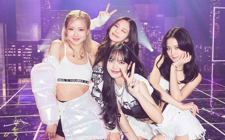 Vừa công bố chuyến lưu diễn thế giới, BLACKPINK tiếp tục ‘đánh up