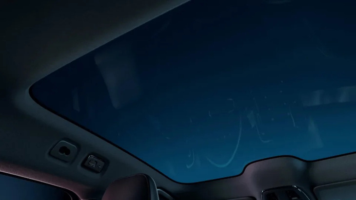 Trần kính thay cửa sổ trời - xu hướng thiết kế lợi bất cập hại trên ôtô - Ảnh 3.