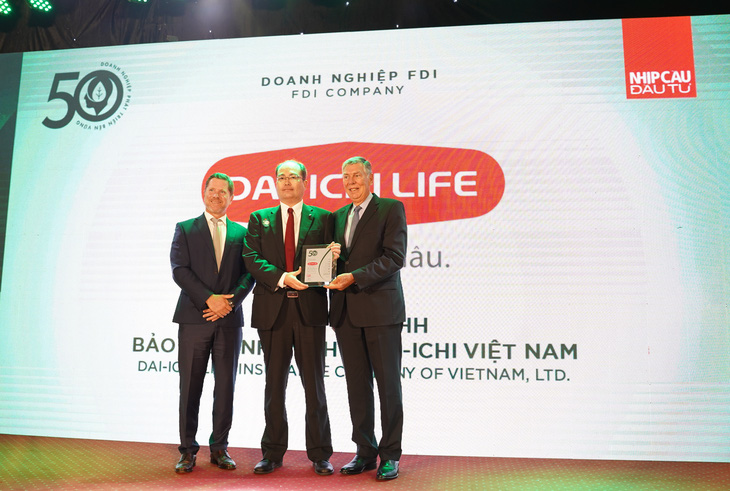 Dai-ichi Life Việt Nam vinh dự đạt giải thưởng Top 50 Doanh nghiệp phát triển bền vững 2022 - Ảnh 1.