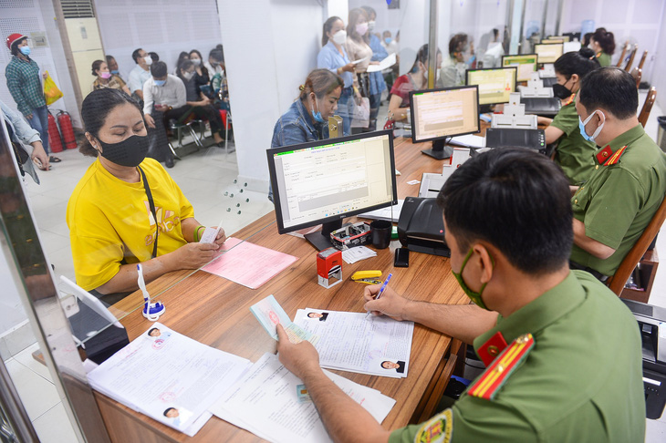 Các nước nêu điều kiện cấp thị thực cho người Việt có hộ chiếu mẫu mới - Ảnh 1.