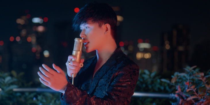 Nathan Lee cover Ai chung tình được mãi, mở đầu series hát vòng quanh thế giới - Ảnh 3.