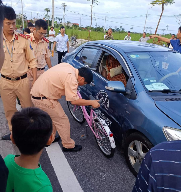 Khởi tố cả thầy và trò trong vụ học viên lái xe tông chết người - Ảnh 1.