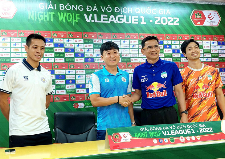 HLV Kiatisak: Hoàng Anh Gia Lai có thể đánh bại Hà Nội 1-0 - Ảnh 2.
