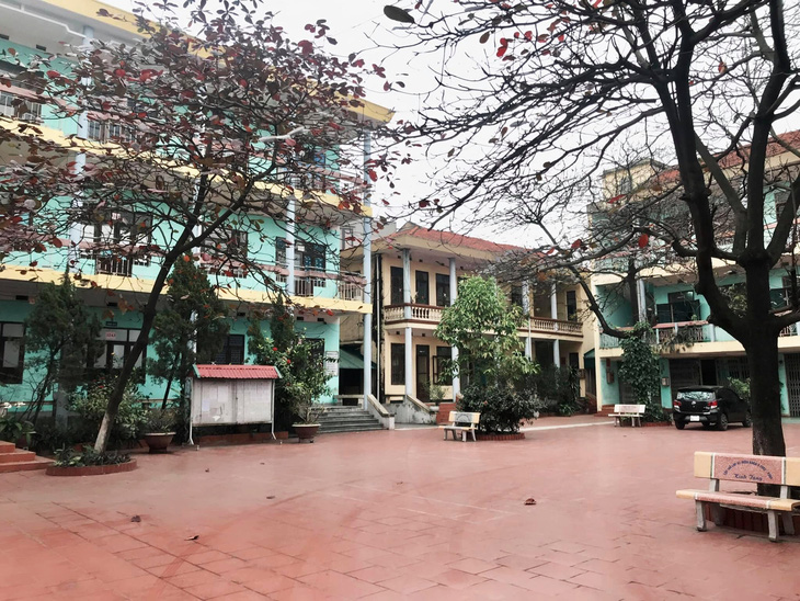 135 học sinh lớp 10 tại Quảng Ninh bị trả hồ sơ trước thềm năm học mới - Ảnh 2.