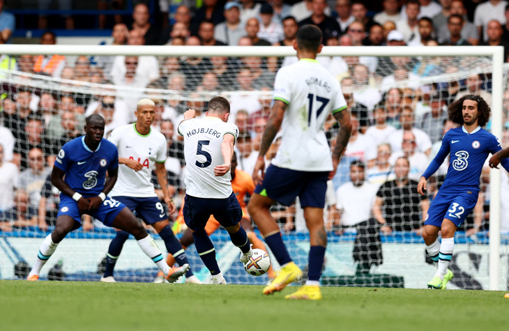 Tottenham cầm chân Chelsea nhờ bàn thắng ở phút bù giờ cuối cùng - Ảnh 2.
