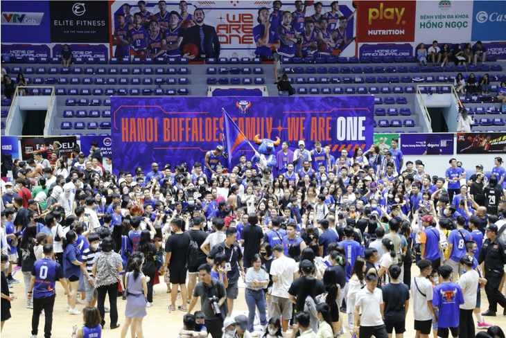 Gần 2.000 khán giả tham dự ‘đại tiệc’ bóng rổ Hà Nội - Ảnh 2.