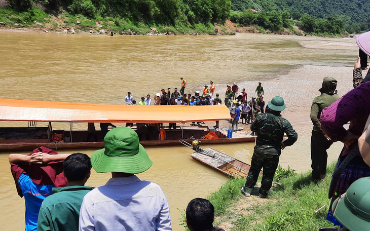 Vụ lật thuyền làm 5 người chết và mất tích ở Lào Cai: Do thuyền trôi vào khu vực nước xoáy