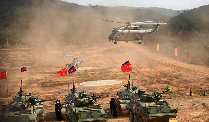 Trung Quốc, Campuchia nối lại tập trận Rồng vàng - Ảnh 1.