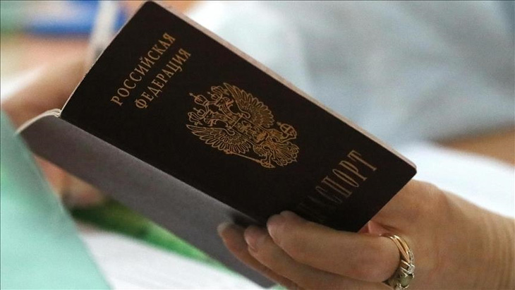 Châu Âu chia rẽ về đề xuất không cấp thị thực cho người Nga - Ảnh 1.