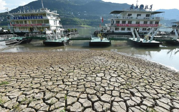 Trung Quốc làm mưa nhân tạo 