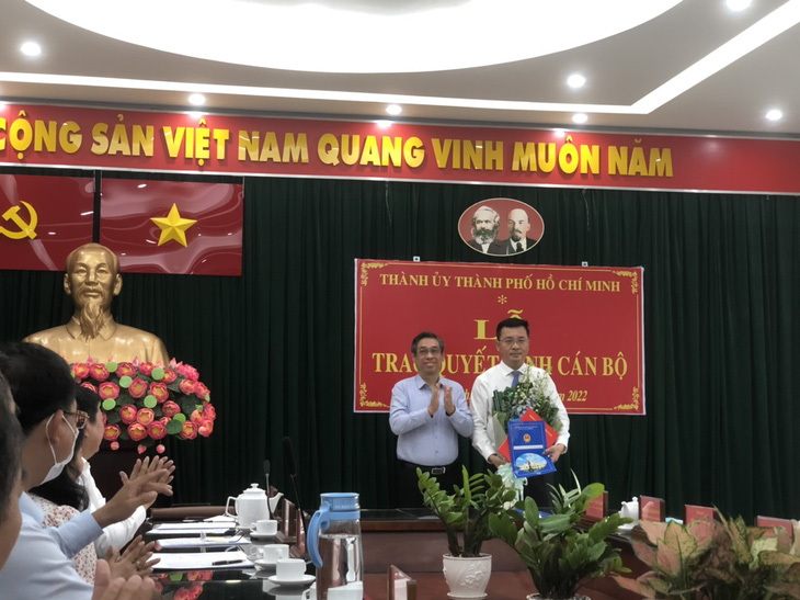 UBND huyện Bình Chánh có chủ tịch mới - Ảnh 1.